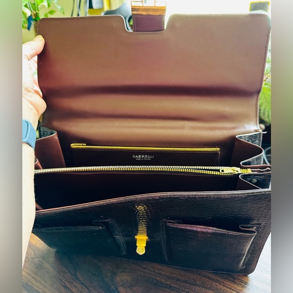 Cabrelli faux leather crocodile pattern handbag with top handle - Picture 4 of 15